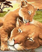 Львица и ее любящий малыш