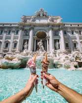 Два рожка у фонтана Треви