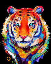 Красивая тигрица в ярких цветах