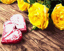 Сердечки и желтые розы