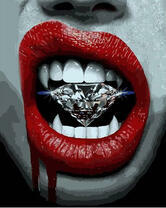 Девушка с бриллиантом во рту