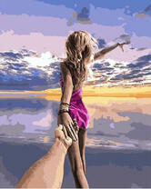 Девушка на фоне бескрайнего моря