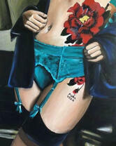 Девушка в чулках и с цветком