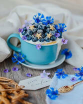 Кофе с голубикой и васильками