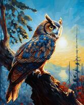 Филин на фоне заходящего солнца