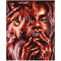 Смуглая девушка и волчица