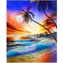 Берег океана в разноцветных лучах заходящего солнца