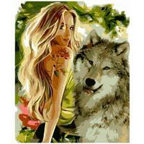 Длинноволосая блондинка и волк