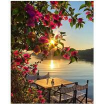 Столик на набережной