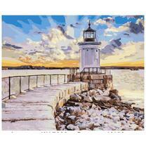 Тропинка к маяку у моря