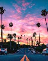 Розовое небо над южной дорогой