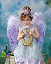 Ангелочек с маленькой арфой