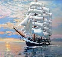 Трехмачтовый корабль на спокойном море