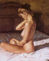 Обнаженная девушка в лучах утреннего солнца