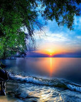 Красивый закат над тихим морем