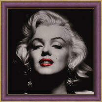 Мерлин Монро с красной помадой