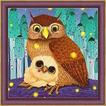 Сова и ее малыш в ночном лесу