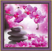 Сиреневые орхидеи и хризантемы