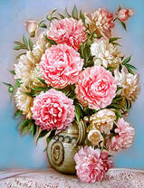 Красивый кувшин с букетом пионов