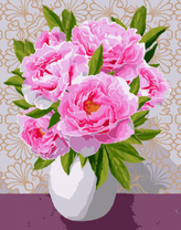 Букет нежных пионов в белой вазе