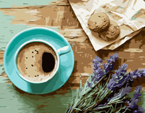 Чашечка кофе и лаванда с печеньем