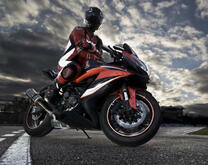 Мотоциклист на мотоцикле