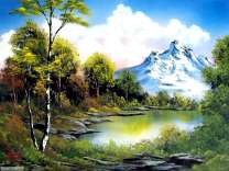 Небольшое озеро и снежная гора вдали