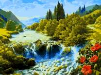 Бурная река в летних горах