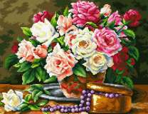 Букет роз и шкатулка с украшениями