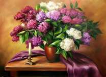 Букет сирени и подсвечник со свечой