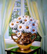 Ваза с букетом крупных ромашек