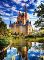 Старинный замок у красивого озера