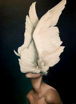 Девушка с крыльями