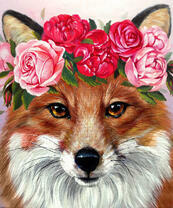 Большая лиса с веночком из роз