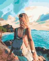 Девушка с рюкзаком на скале над морем