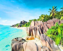 Солнечный пляж