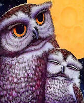 Мама-сова обнимает совёнка