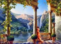 Девушка в беседки у горного озера