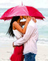 Нежный поцелуй под зонтом у моря