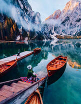 Туман над горным озером