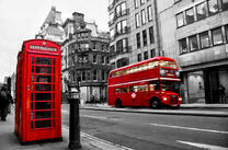 Символы Лондона: омнибус и телефонная будка