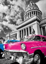 Автомобили на фоне Капитолия Гаванны