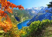 Начало осени и горная река