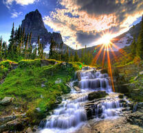 Горный водопад на закате