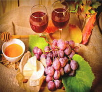 Вино с сыром и виноградом