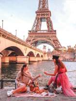 Небольшой девичник в Париже