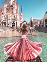 Девушка в пышном платье. Венеция