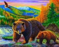 Медвежонок с мамой ловят рыбу