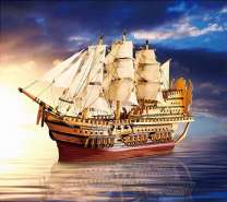 Корабль на спокойной глади моря