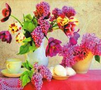 Сирень, тюльпаны и зефир